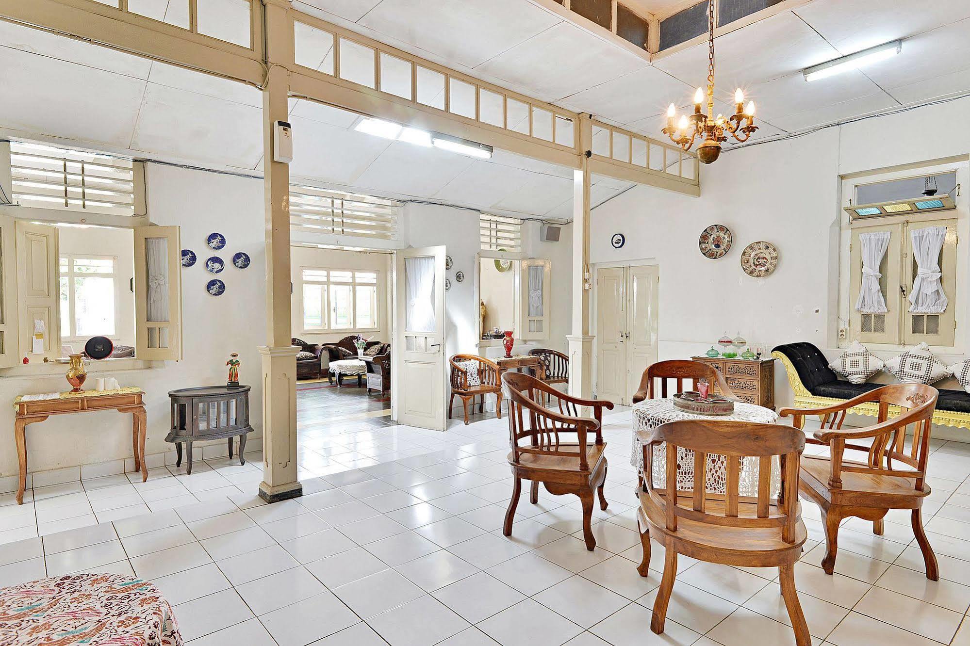 Zen Rooms Panembahan Kraton Yogyakarta Exterior foto